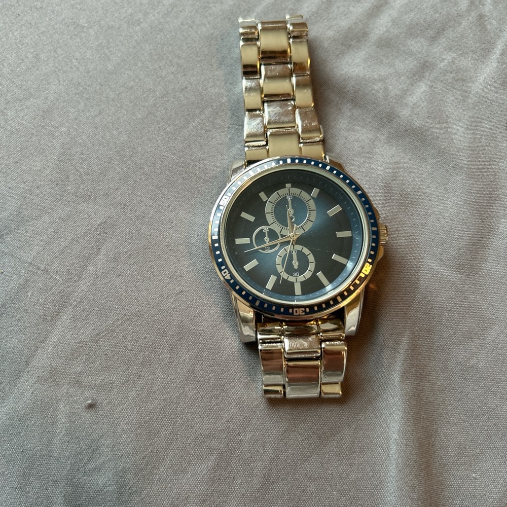 Watch - Picture 2 of 2